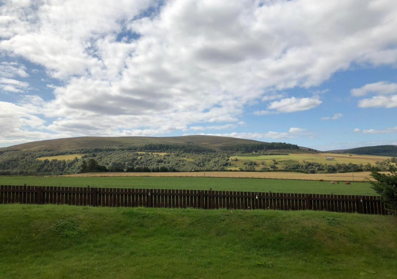 Lindas Retreats Self Catering Accommodation 1 Bedroom Cottage Or 3 Bedroom House Tomintoul Esterno foto