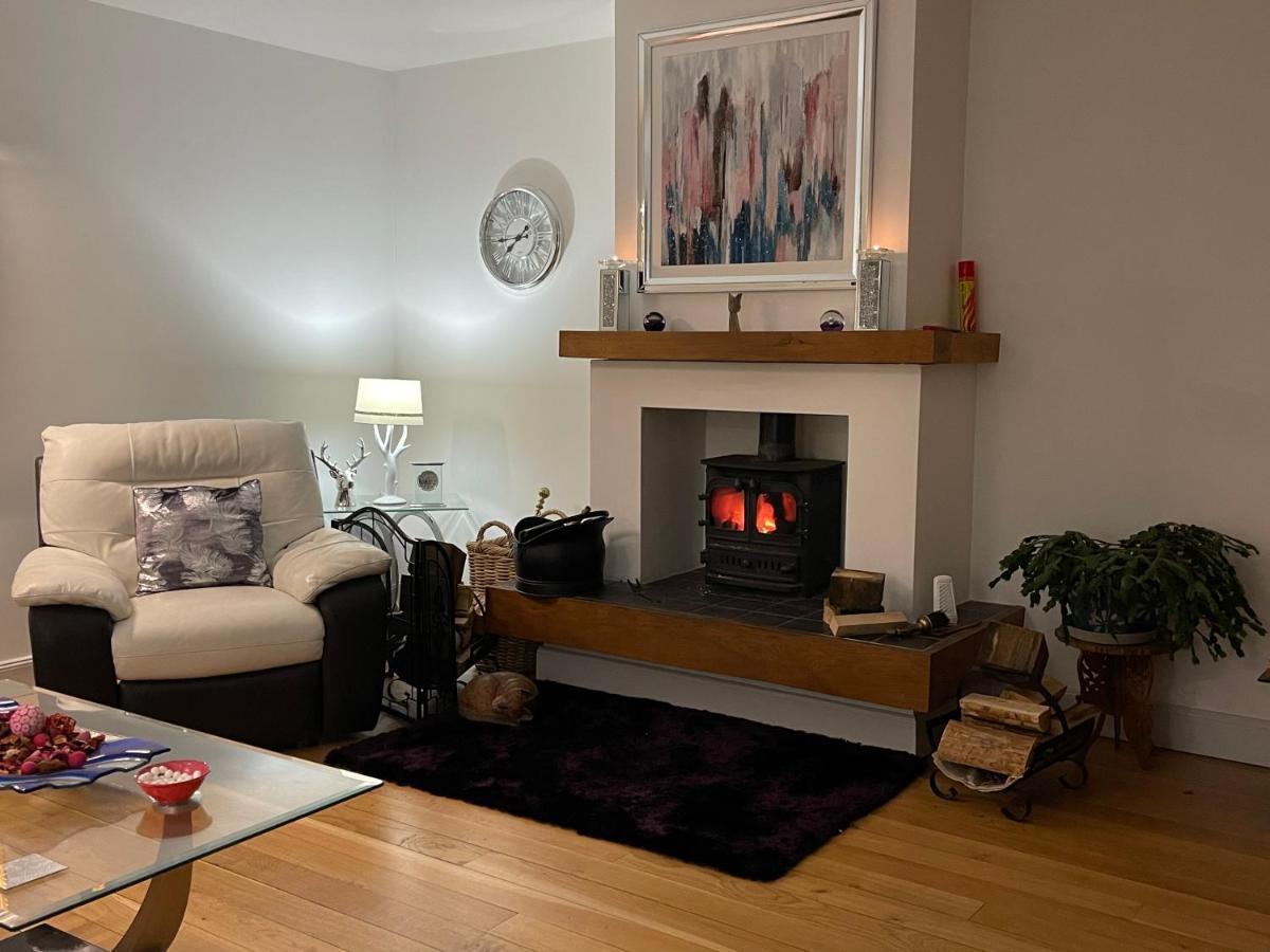 Lindas Retreats Self Catering Accommodation 1 Bedroom Cottage Or 3 Bedroom House Tomintoul Esterno foto