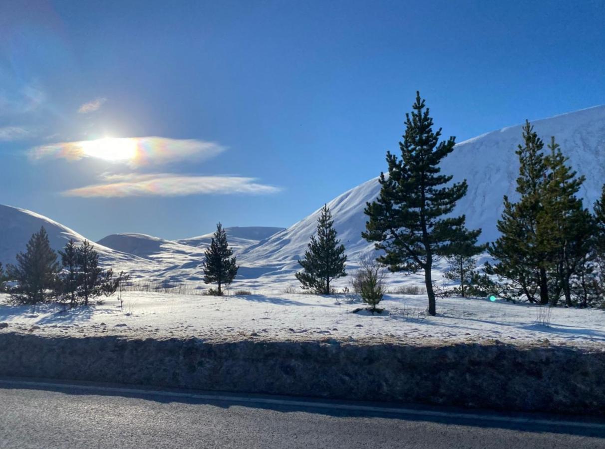 Lindas Retreats Self Catering Accommodation 1 Bedroom Cottage Or 3 Bedroom House Tomintoul Esterno foto