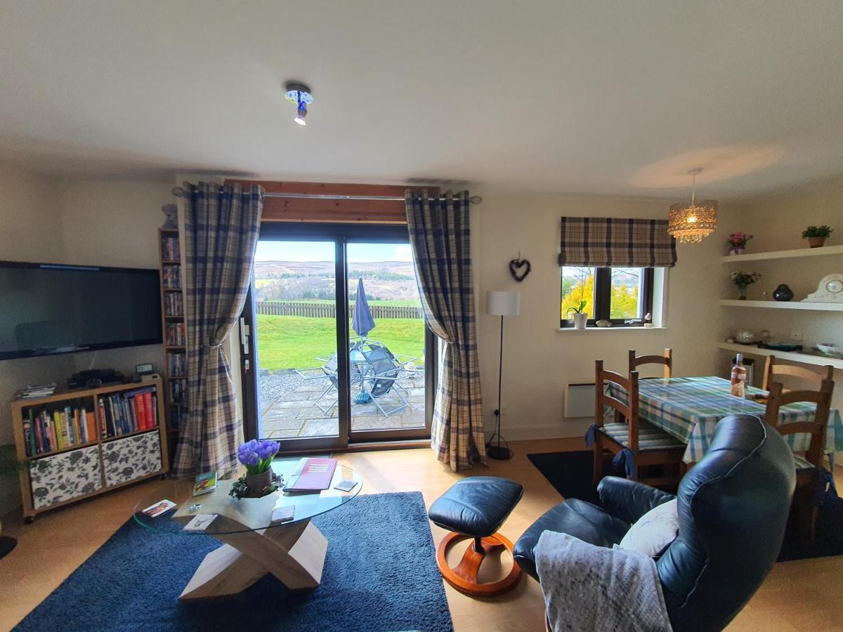 Lindas Retreats Self Catering Accommodation 1 Bedroom Cottage Or 3 Bedroom House Tomintoul Esterno foto