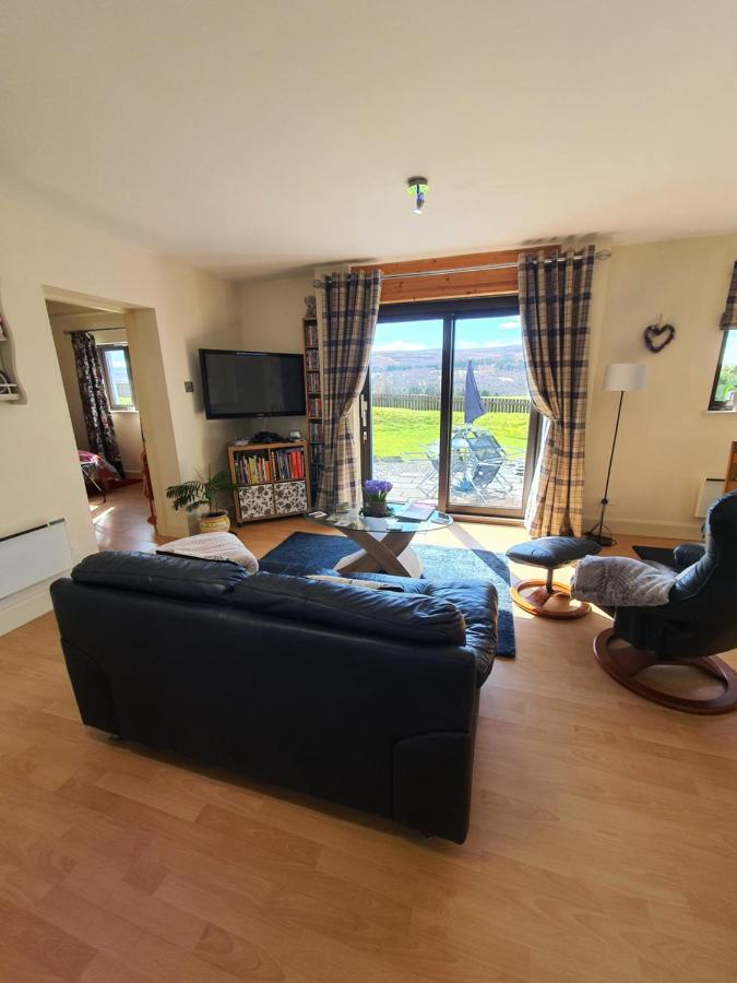 Lindas Retreats Self Catering Accommodation 1 Bedroom Cottage Or 3 Bedroom House Tomintoul Esterno foto