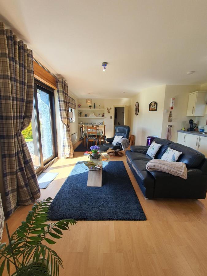 Lindas Retreats Self Catering Accommodation 1 Bedroom Cottage Or 3 Bedroom House Tomintoul Esterno foto