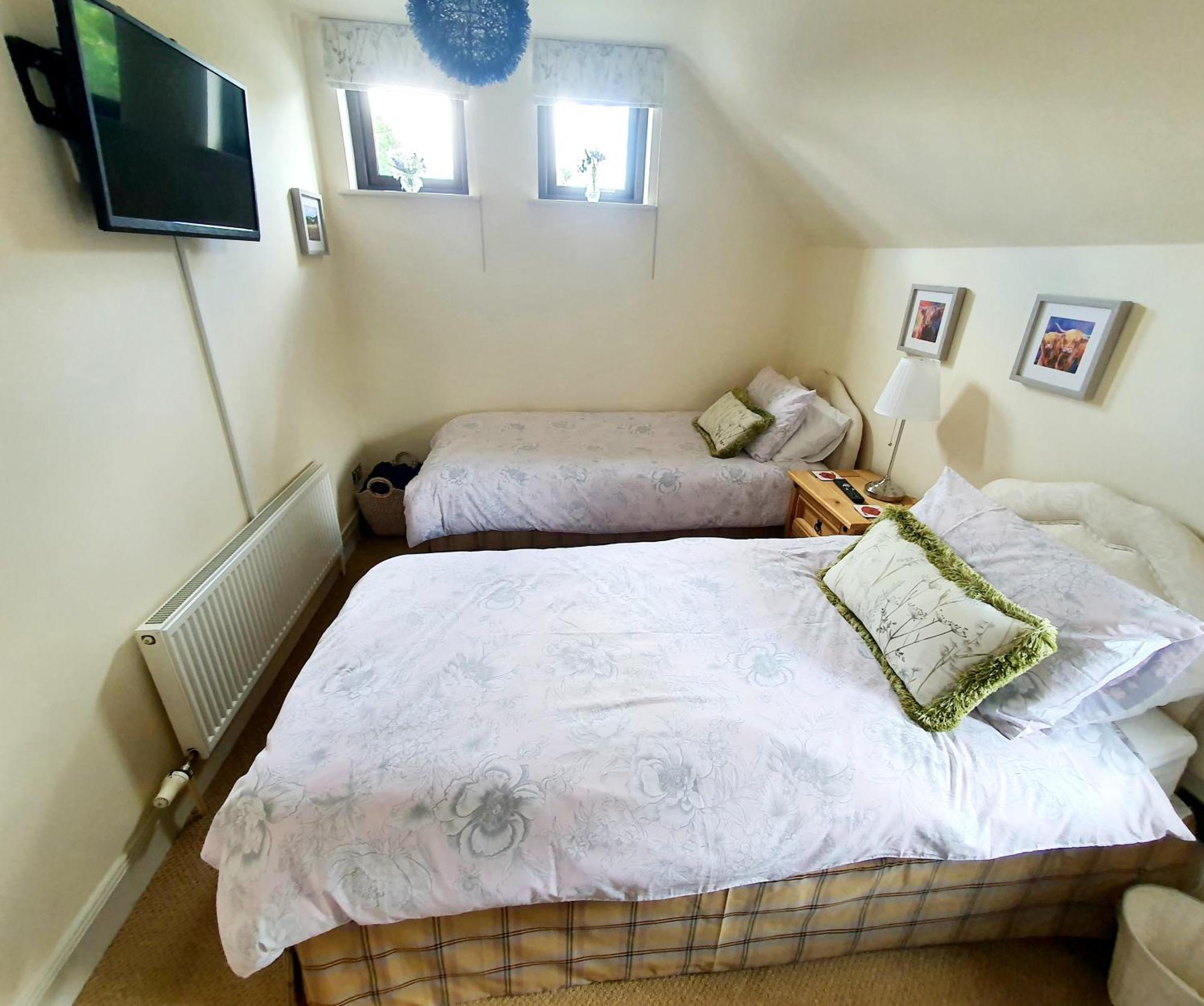 Lindas Retreats Self Catering Accommodation 1 Bedroom Cottage Or 3 Bedroom House Tomintoul Esterno foto
