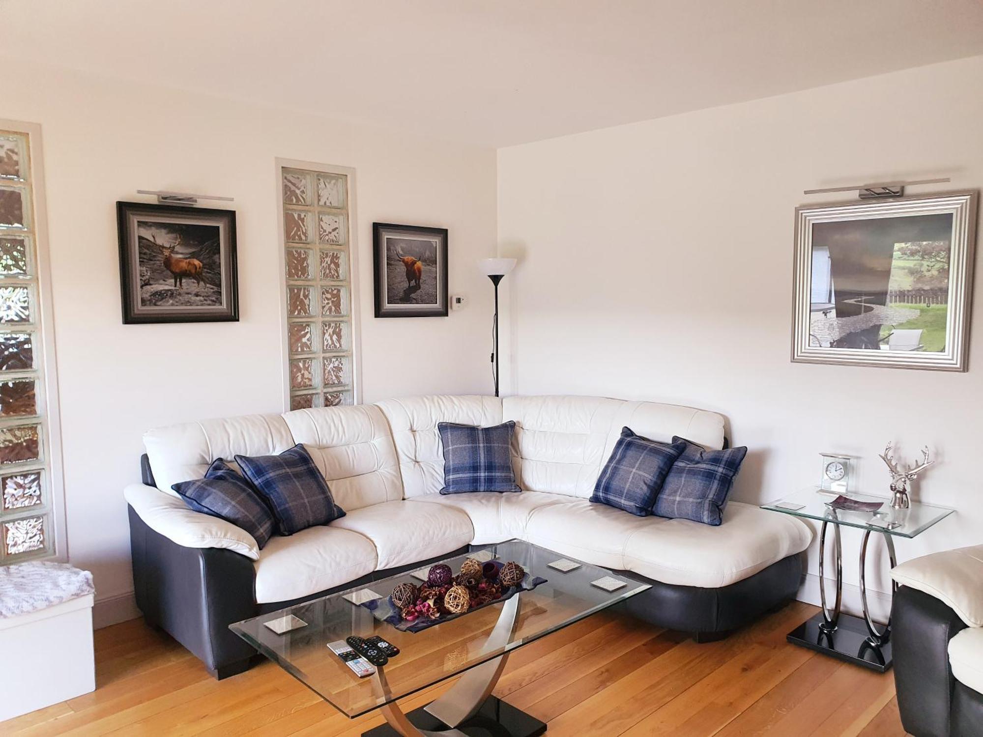 Lindas Retreats Self Catering Accommodation 1 Bedroom Cottage Or 3 Bedroom House Tomintoul Esterno foto