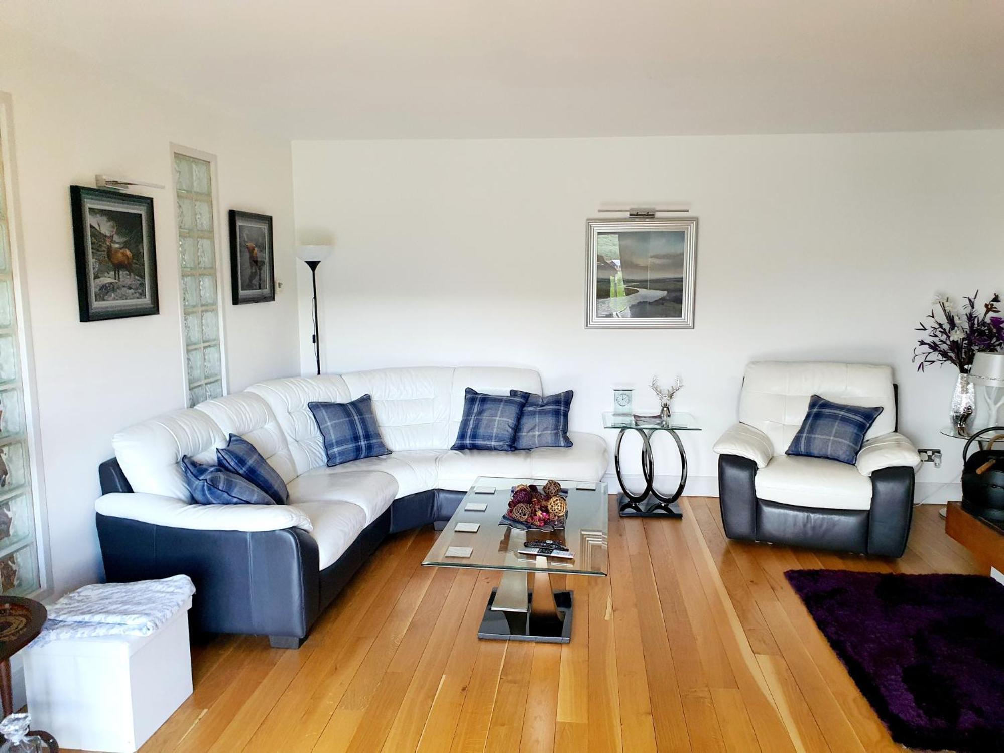 Lindas Retreats Self Catering Accommodation 1 Bedroom Cottage Or 3 Bedroom House Tomintoul Esterno foto