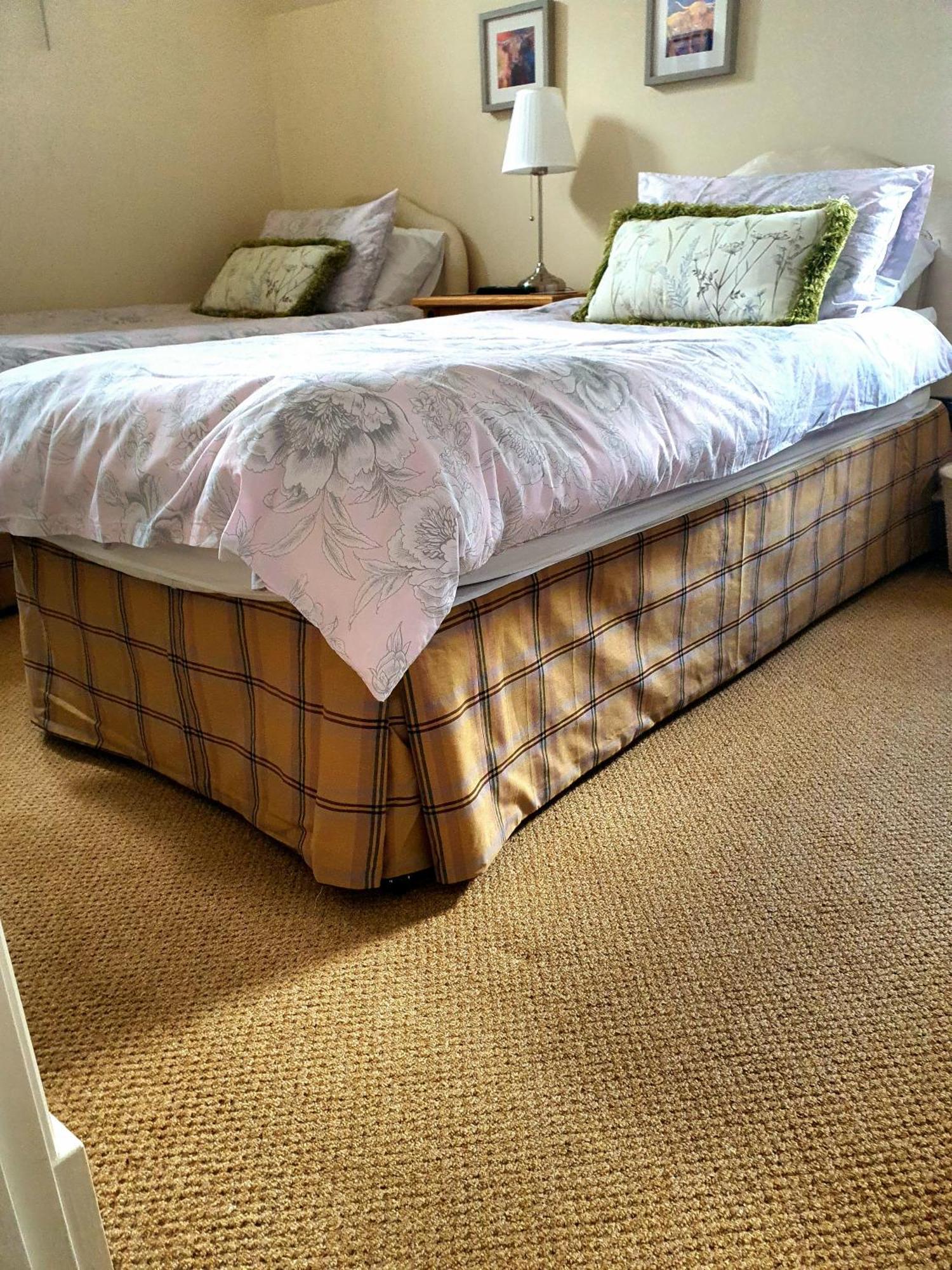 Lindas Retreats Self Catering Accommodation 1 Bedroom Cottage Or 3 Bedroom House Tomintoul Esterno foto