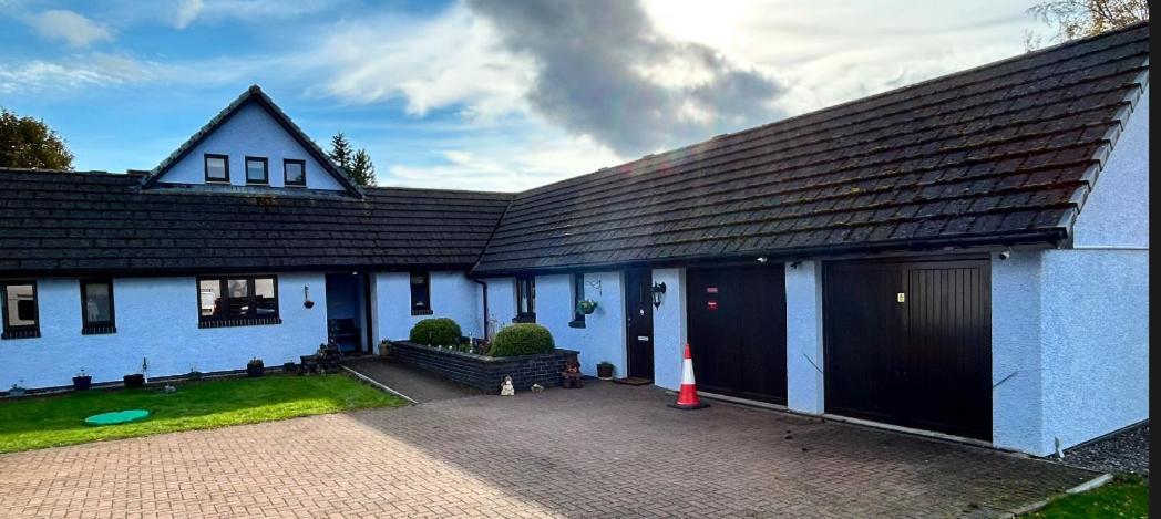 Lindas Retreats Self Catering Accommodation 1 Bedroom Cottage Or 3 Bedroom House Tomintoul Esterno foto